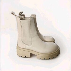H&M Chelsea Boots Women US 8 EU 39 Faux Leather Chunky Platform Ivory